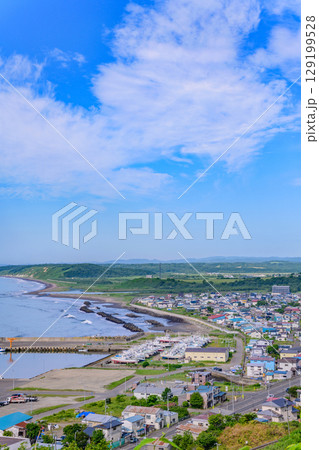 白糠町の港と海を望む、岬の森東山公園からの展望  129199528