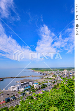 白糠町の港と海を望む、岬の森東山公園からの展望 白糠町の港と海を望む、岬の森東山公園からの展望 129199532