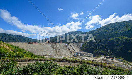 2025年8月成瀬ダム　右岸展望台より見る下流域工事現場　秋田県 129200006