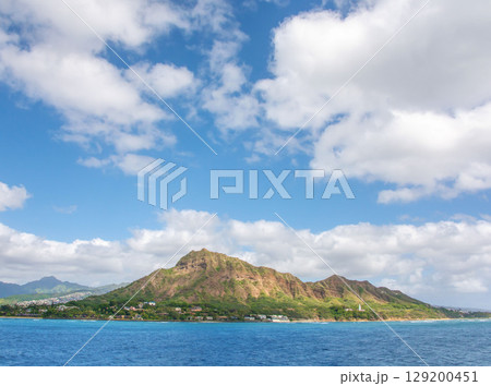 船上から眺めるダイヤモンドヘッド 129200451