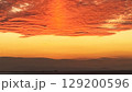 ある海の夕日 129200596