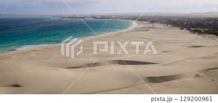 Amazing sand dunes beach and blue ocean at Praia de Chaves 129200961