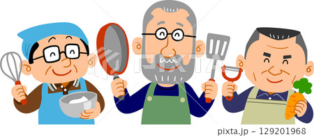 楽しそうに調理道具を持つ3人のシニア男性の上半身 129201968