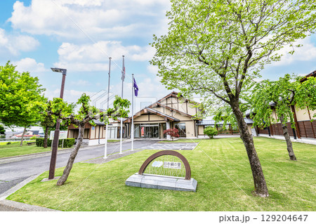 群馬県高崎市　群馬県立日本絹の里 129204647