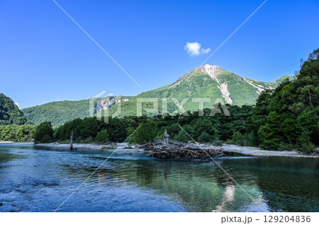 長野県松本市の上高地の大自然 長野県松本市の上高地の大自然 129204836