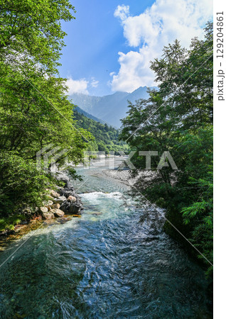 長野県松本市の上高地の大自然 129204861