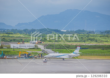 牧之原市の富士山静岡空港の風景(静岡県) 129206310