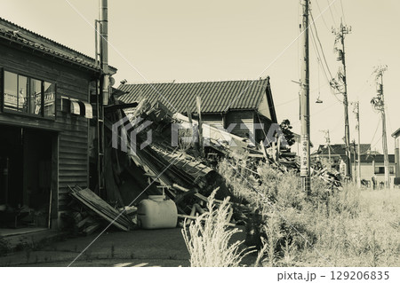 能登半島地震の記録 輪島朝市通り周辺 ※2025年7月撮影 能登半島地震の記録 輪島朝市通り周辺 ※2025年7月撮影 129206835
