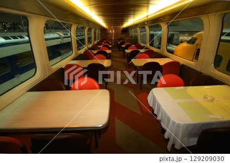今は無き旅の醍醐味… 東海道新幹線の2階建て食堂車 今は無き旅の醍醐味… 東海道新幹線の2階建て食堂車 129209030