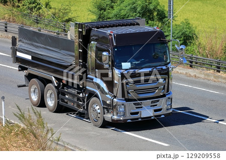 ダンプトラック ダンプトラック 129209558
