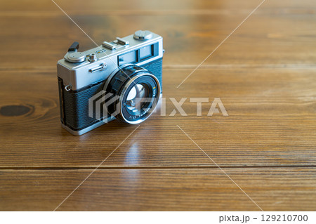 古いフィルムカメラ 古いフィルムカメラ 129210700
