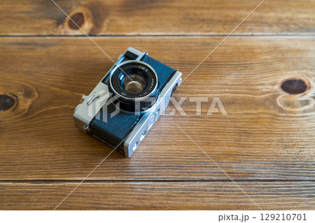 古いフィルムカメラ 129210701
