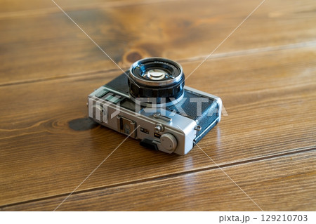 古いフィルムカメラ 129210703