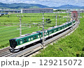 田園風景を行く京阪13000系4両編成 129215072
