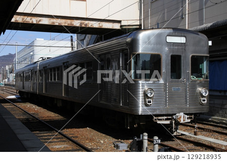 留置される 長野電鉄3500系 マッコウクジラ 129218935