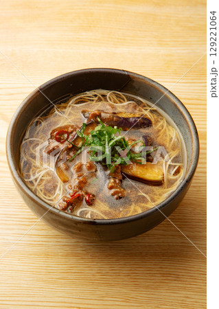 揚げ茄子と挽肉の素麺 揚げ茄子と挽肉の素麺 129221064