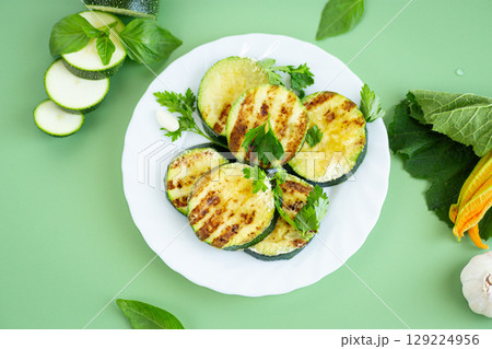Delicious crispy grilled zucchini without meat 129224956