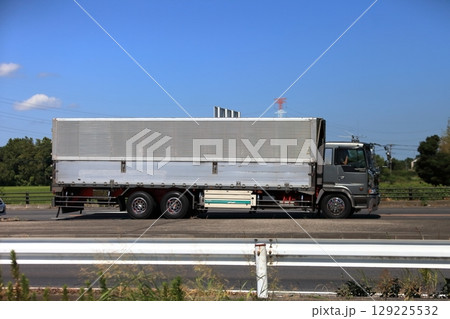 物流トラック 物流トラック 129225532