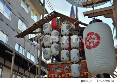 祇園祭　山鉾建て　南観音山(京都市中京区) 129226018
