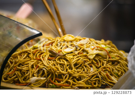 やきそば 焼きソバ 炒麺 129228873