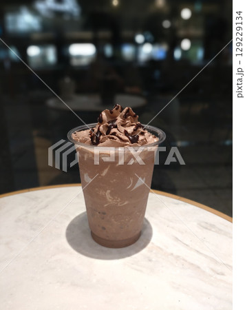 オシャレなカフェのアイスカフェオレ オシャレなカフェのアイスカフェオレ 129229134