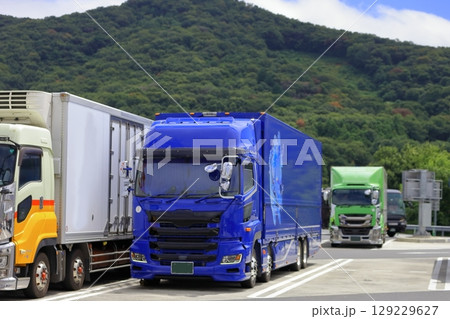 物流トラック 129229627