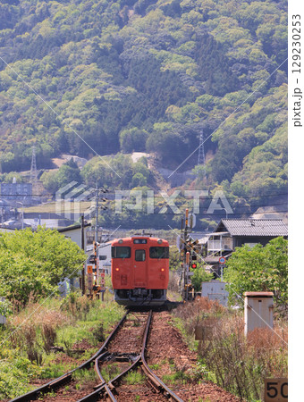 芸備線 下深川駅を発車したキハ47 芸備線 下深川駅を発車したキハ47 129230253