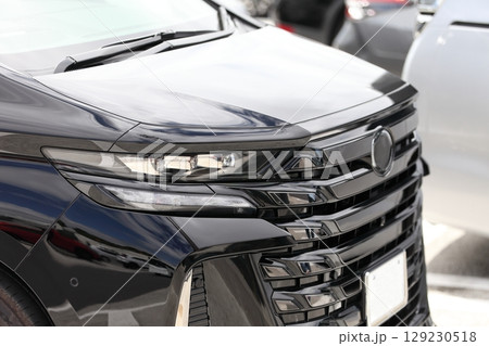車のヘッドライト 129230518