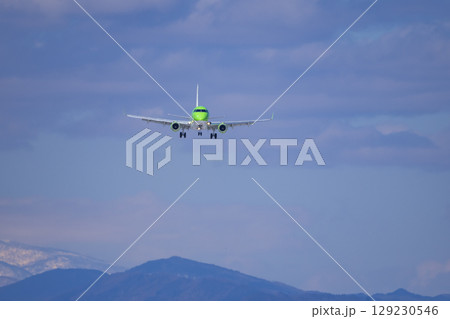 長野県松本市　冬の松本空港 129230546