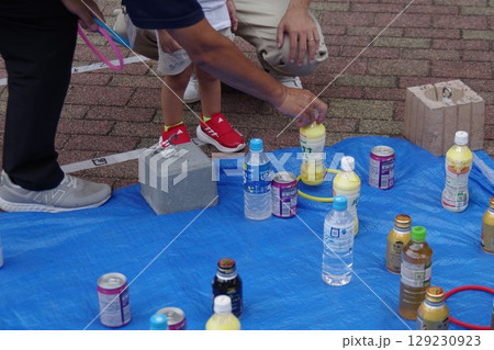 簡単で手軽な近隣の夏祭り飲み物輪投げゲーム1 129230923