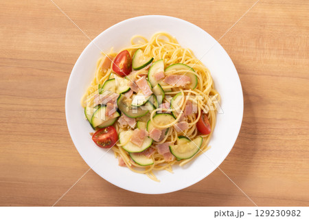 ズッキーニとベーコンの和風パスタ ズッキーニとベーコンの和風パスタ 129230982