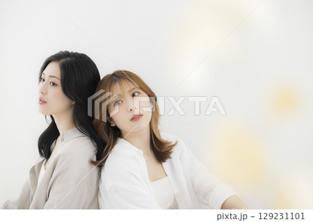 仲良し美人姉妹 129231101