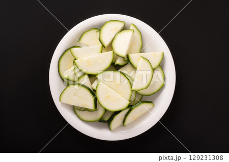 カット　ズッキーニ 129231308