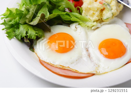 ハムエッグ朝食 ハムエッグ朝食 129231551
