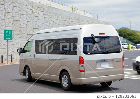 ワンボックスカー 129232063