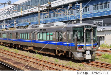 敦賀駅で留置される521系電車 129232294