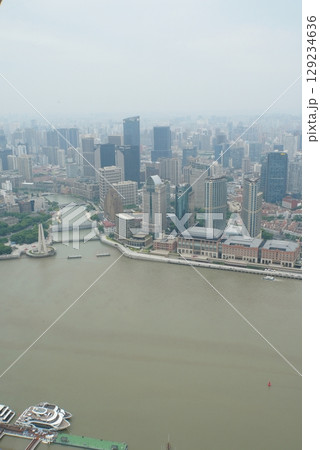 上海、オリエンタルパールタワーの展望台から 上海、オリエンタルパールタワーの展望台から 129234636