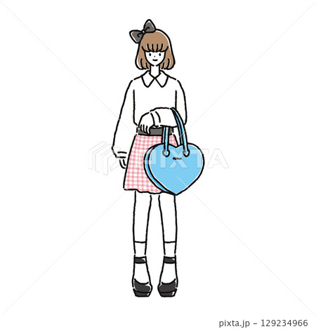 ガーリー系ファッションの女性 ガーリー系ファッションの女性 129234966