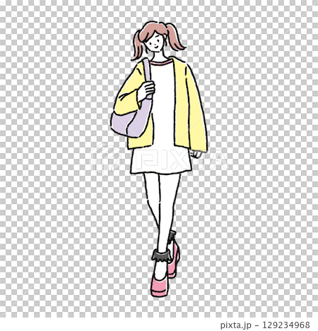 ワンピースコーデの女性　 129234968