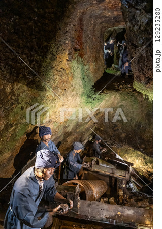 新潟県佐渡市　佐渡金山宗太夫坑 129235280