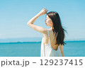若い女性の紫外線 UVケアイメージ 129237415