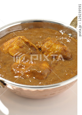 チキンマサラカレーを白背景で撮影 チキンマサラカレーを白背景で撮影 129239591