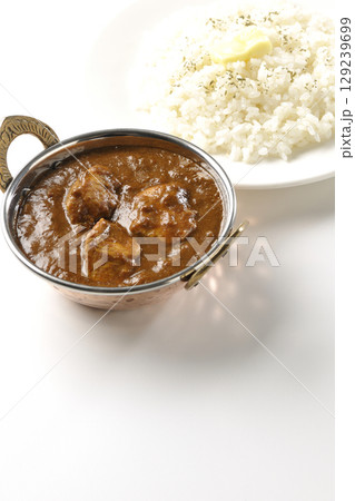 チキンマサラカレーとバターライス 129239699
