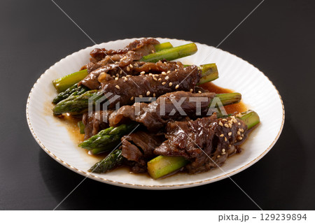 アスパラガス　牛肉巻き 129239894