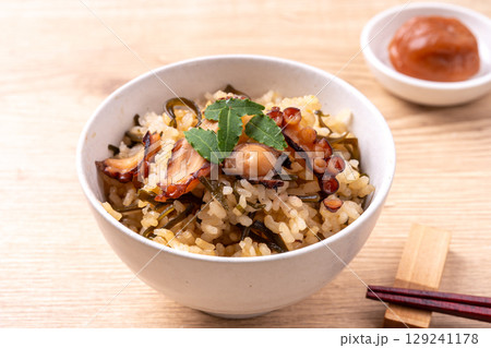 蛸と塩昆布の炊き込みご飯 蛸と塩昆布の炊き込みご飯 129241178
