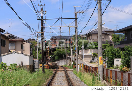 京福電鉄　宇多野駅付近の線路 129242181