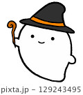 魔女帽子を被ったお化けが魔法の杖を持つイラスト 129243495