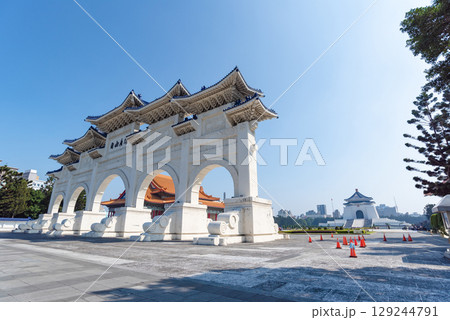 Jiufen Old Street is a narrow, winding alleyway with shops, teahouses, and restaurants that offers tourists a view of traditional Taiwanese life. 129244791