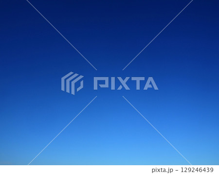 青と水色のグラデーション 青と水色のグラデーション 129246439