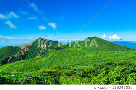 栃木県那須郡那須町 スダレ山付近から見る清水平と朝日岳 栃木県那須郡那須町 スダレ山付近から見る清水平と朝日岳 129247055